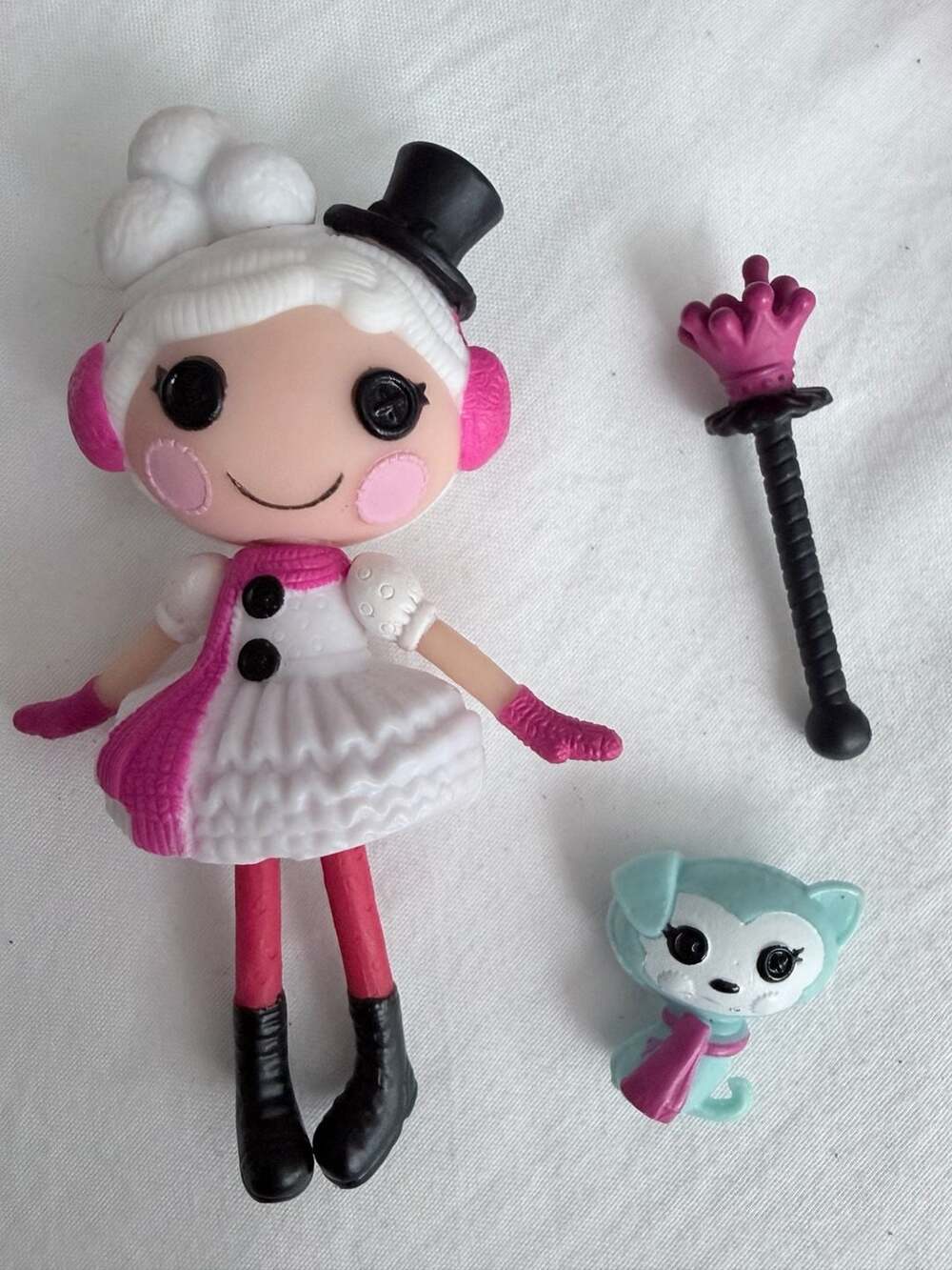 MGA Entertainment Lalaloopsy Mini Doll Winter Snowflake with Pet